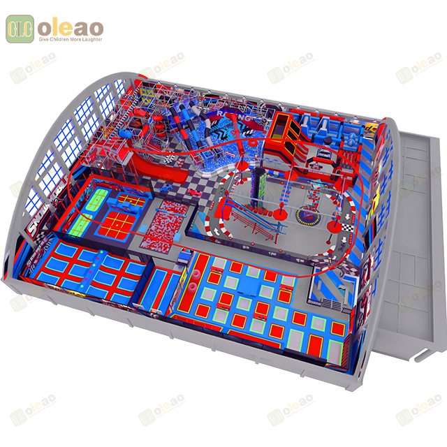 Parque de trampolín de diseño personalizado con bloques de espuma y carrera de obstáculos