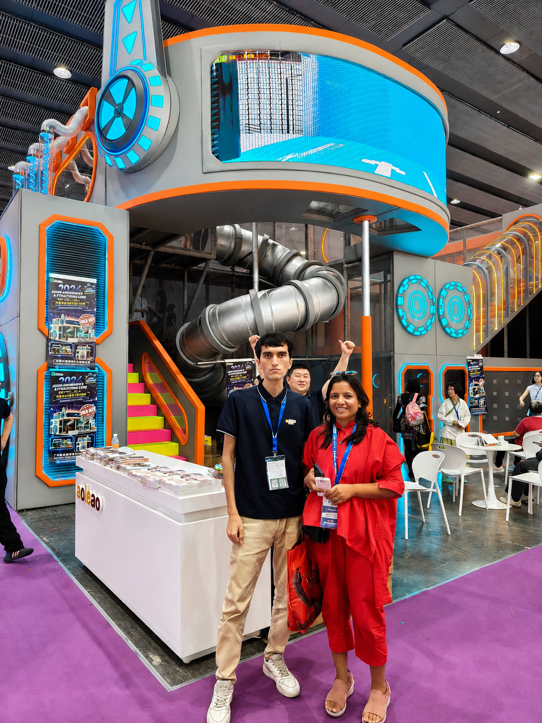 Aoleao booth communication with global buyers
