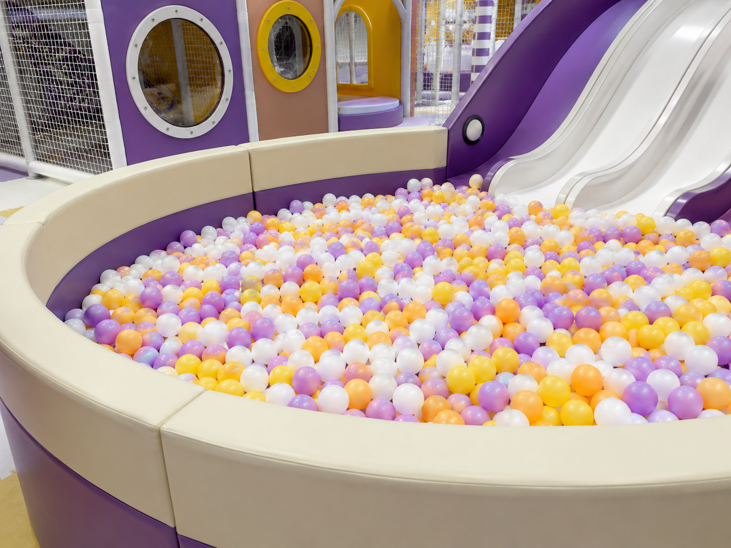 Premium ball pit for indoor playground